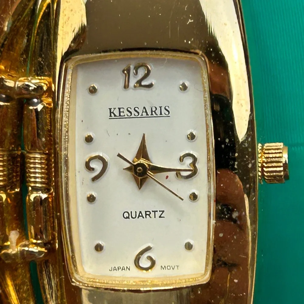KESSARIS Gold Tone Christmas Holly Bow Quartz Watch Red Cuff‎ Band